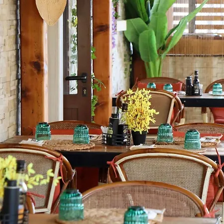 Hotell Les 3 Terrasses Sari-Solenzara