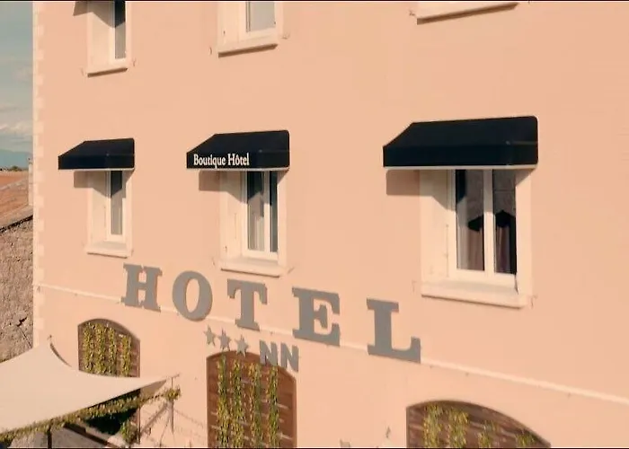 Отель Les 3 Terrasses Сари-Соленцара