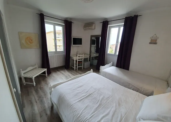 Les 3 Terrasses Отель 3*