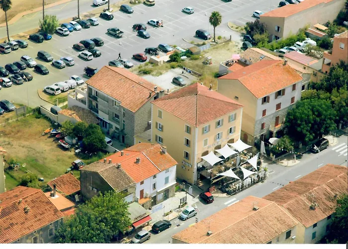 Les 3 Terrasses Отель 3*
